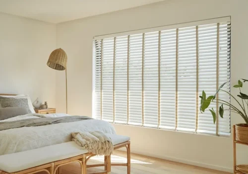Marble-colored-wooden-blinds.webp